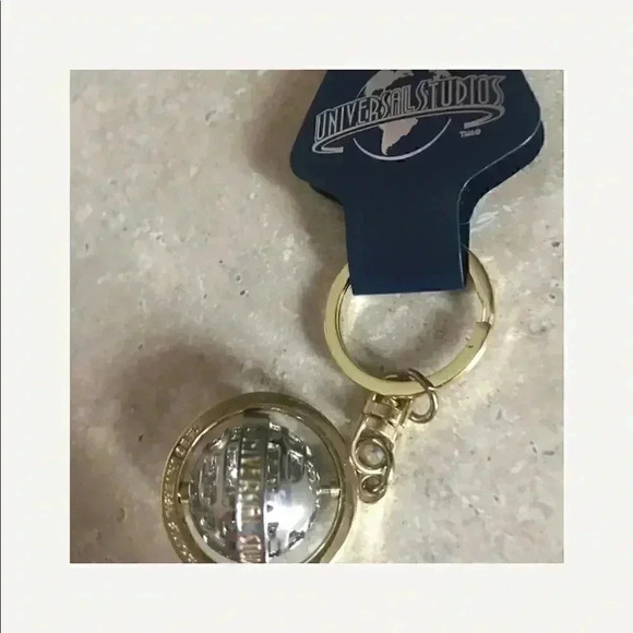 Universal Studio key accessories ❤️ - Picture 3 of 3